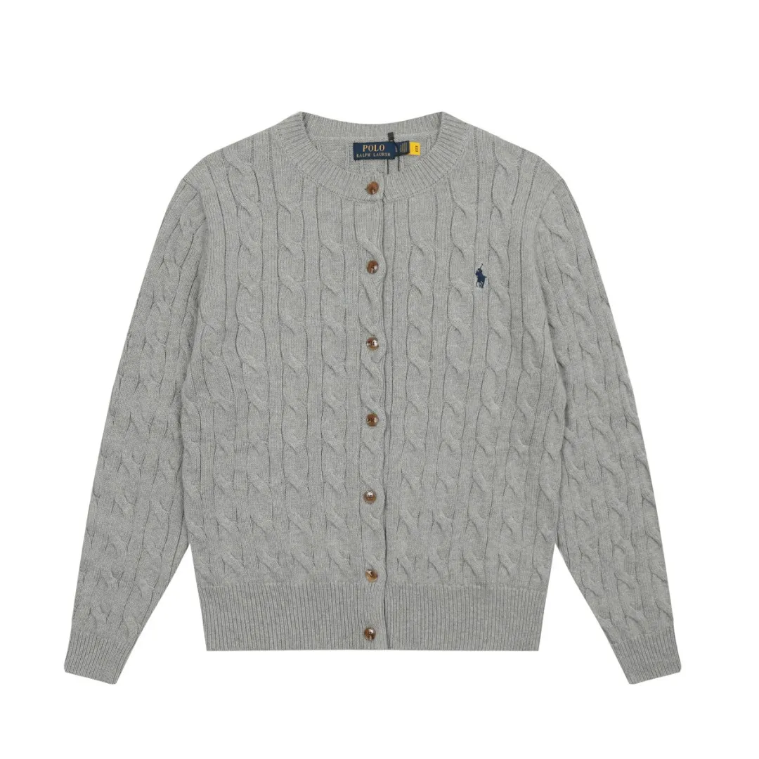 P220 RALPH LAUREN Ralph Lauren sixteen colors classic small label embroidery hemp cardigan round neck long sleeve button knitted sweater men's and women's tops Size: S M L It is made of pure cotton yarn and multi-knitted pure cotton, which is skin-friendly and comfortable. Small label war horse embroidery twist button round neck cardigan sweater🐎High quality. Follow the blogger to learn how to wear it! Let’s buy a Ralph Lauren cable sweater. It’s a super hard-to-find series after it became popular. It’s hard to find one on the official website. It’s simple and practical, has a lazy and loose feel, soft and delicate feel, and has a loose fit. Whether worn alone or layered, you can wear a simple one to create different styles of fashion!